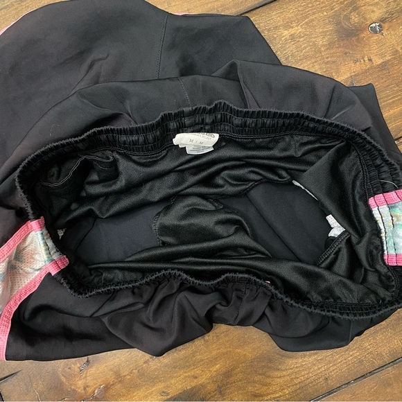 PINK Victoria’s Secret Shorts Black Floral size M - Picture 4 of 5